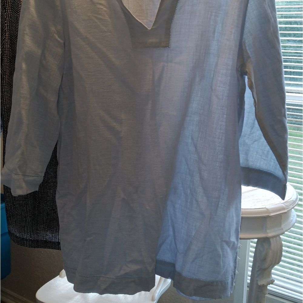 Liz Claiborne blouse and or cover up - Picture 2 of 3